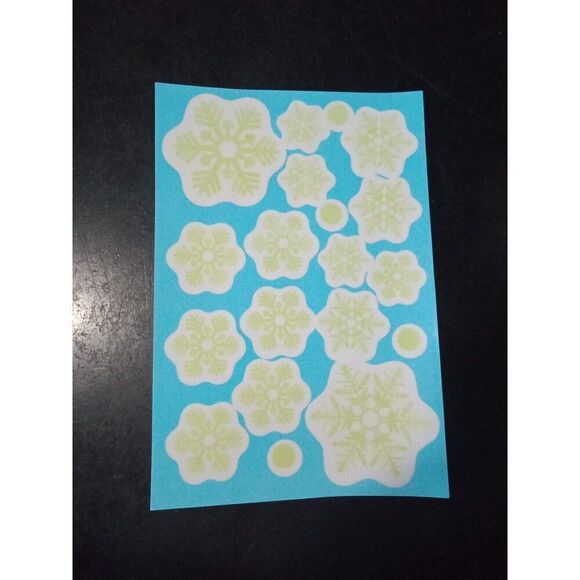 7 Sheets Cling Stickers Snowflakes & Snowballs Christmas Winter Window + Scraper - Picture 9 of 10